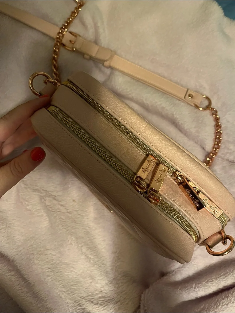 Itzy Ritzy Quilted Light Pink Crossbody with Gold Chain Strap Elegant Pink